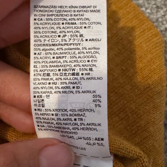 GAP Women’s Small Yellow U-Neck Button Cardigan - Picture 6 of 9